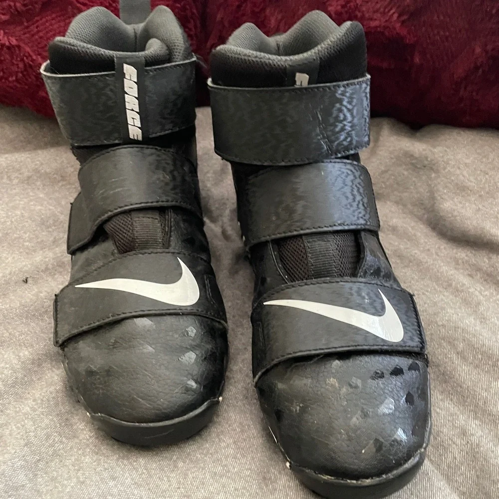 Nike Force‎ Cleats Youth 5